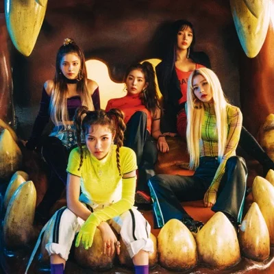 레드벨벳 - 멋있게(Sassy Me) 앨범 커버