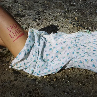 Selena Gomez - Bad Liar 앨범 커버