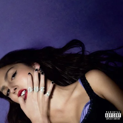 Olivia Rodrigo - love is embarrassing 앨범 커버